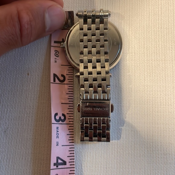 Michael Kors MK3190 Darci Silver Dial Pave Bezel Women's Watch - Picture 9 of 9